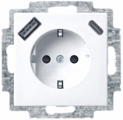Busch Jaeger 2CKA002011A6298 - wcd randaarde kv + 1xusb-a + 1xusb-c voeding si-b-alpinwit
